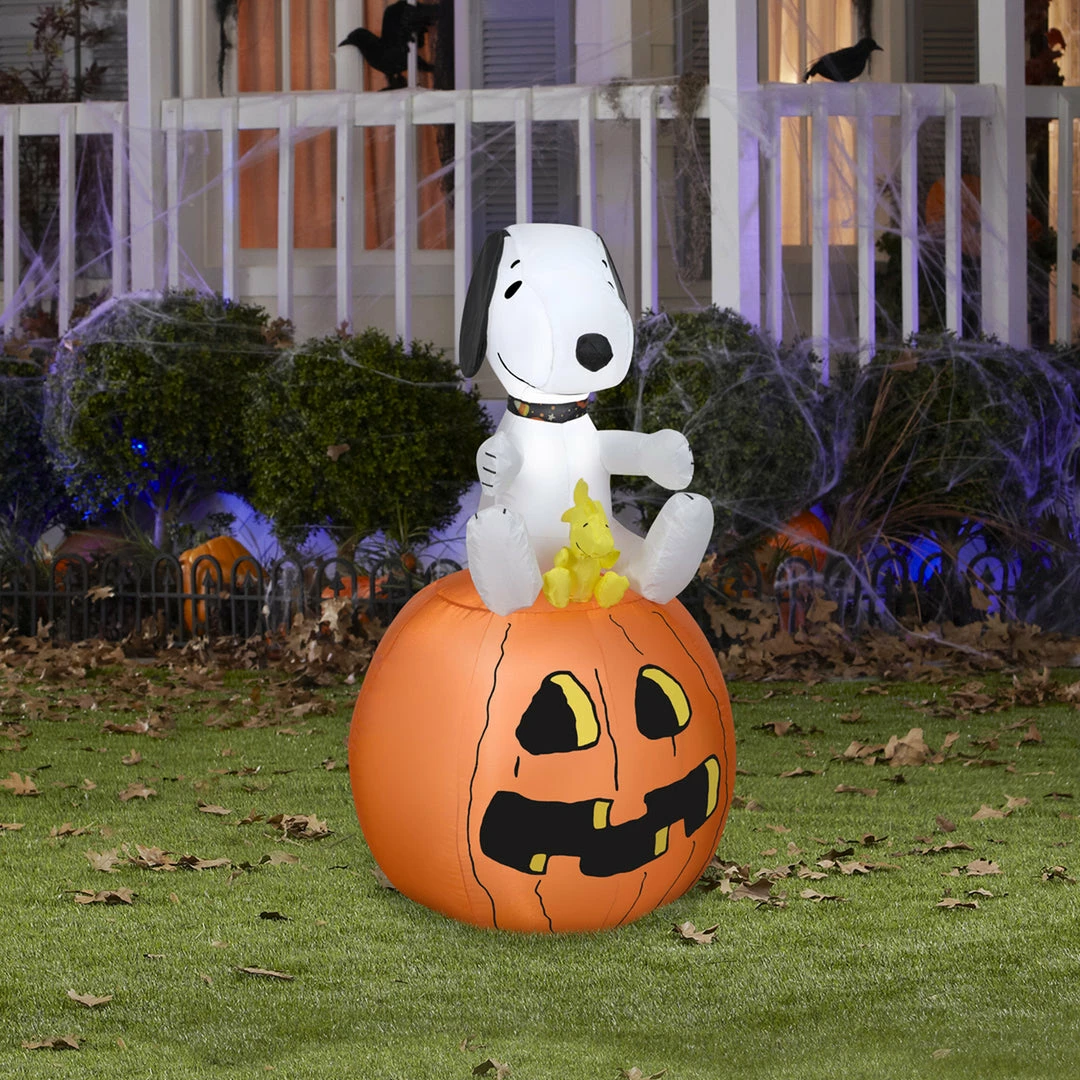 Gemmy Airblown Snoopy And Woodstock Inflatable Yard & Lawn Decoration Decorations & Props 3 Gemmy Airblown Snoopy And Woodstock Inflatable Yard & Lawn Decoration Decorations & Props
