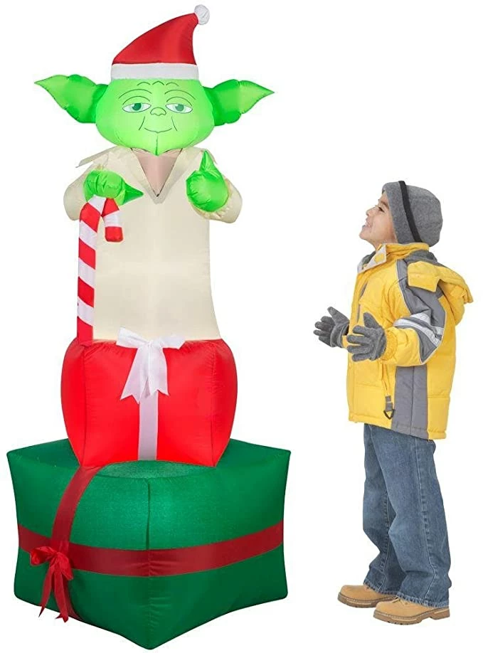 Gemmy Sci-Fi Costumes Star Wars - Yoda On Presents 6ft Air Blown Outdoor Christmas Decor 4 Gemmy Sci-Fi Costumes Star Wars - Yoda On Presents 6ft Air Blown Outdoor Christmas Decor