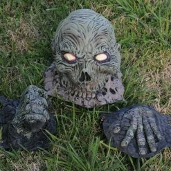 Rubie's Skull On Jaws Decorations & Props