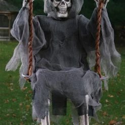 Fun World Decorations & Props Reaper 36-inch Swinging Dead Prop